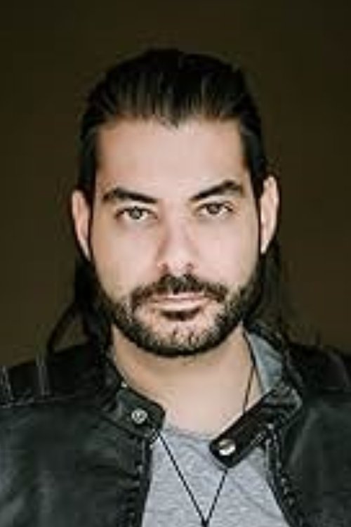 Victor Soares as Pedro Carvalho