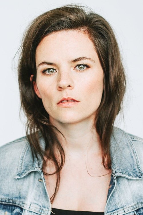 Charli Arcouette-Martineau as Roxanne - ado enceinte