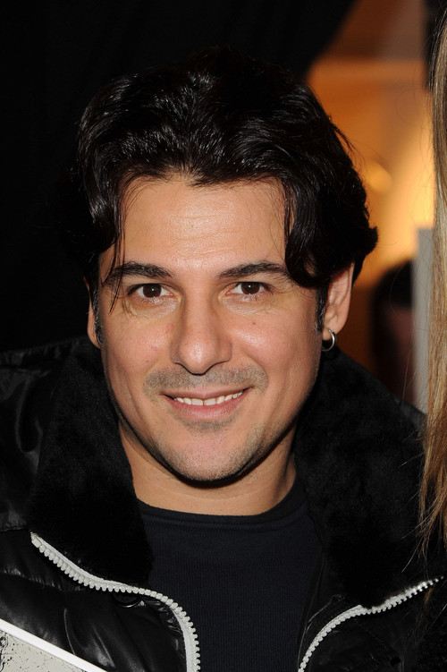 Dario Bandiera as Vito Calzone