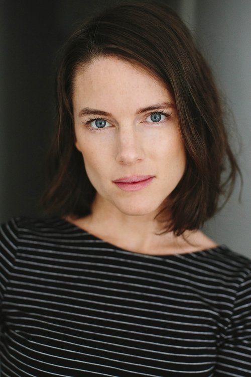 Hailey Wist as Theo's Mother