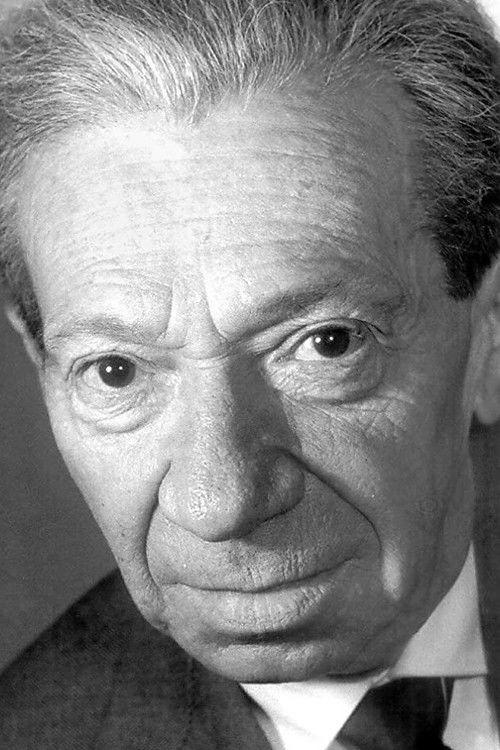 Friedrich Hollaender as Pianist (uncredited)