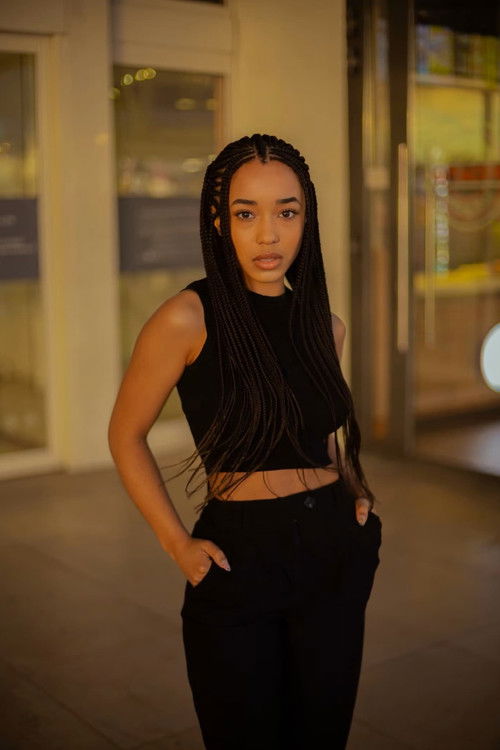 Emma Jugi as Nour Achour