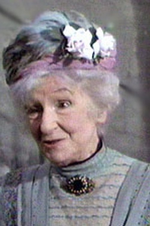 Nora Nicholson as Aunt Eva