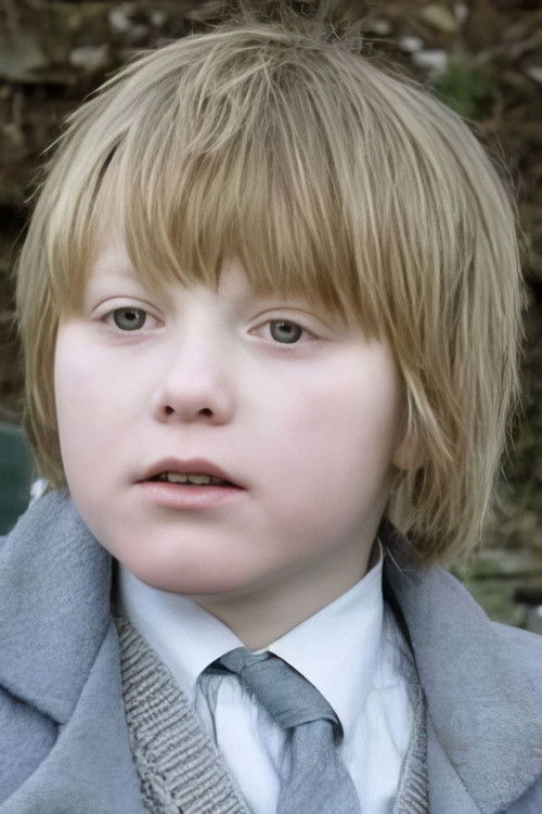 Felix Cruickshank Øverli as Tobias