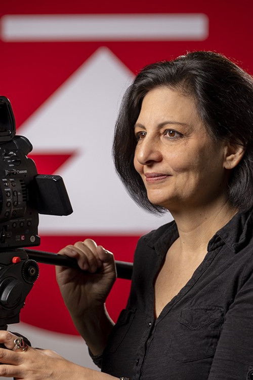 Thalia Drori as Mother