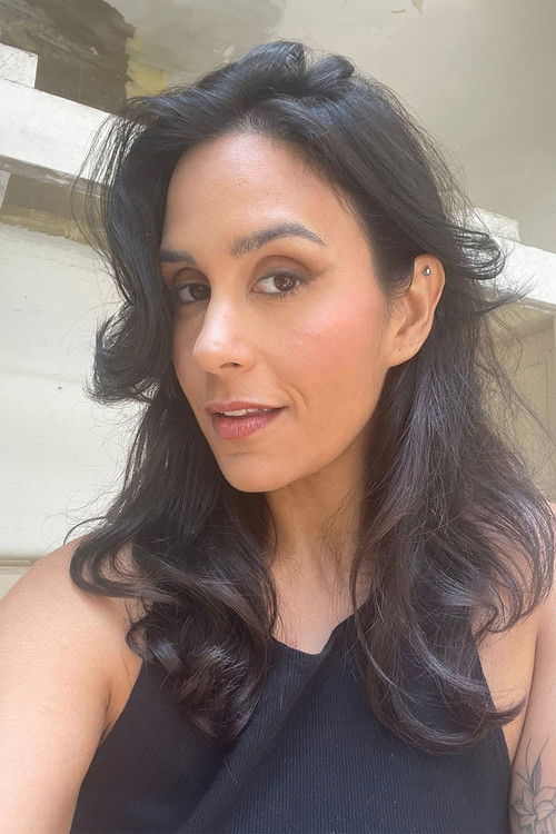 Raíza Rameh as Miriam (Adulta)