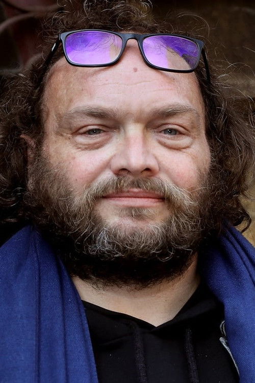 Stéphan Castang as Gogole (voice)