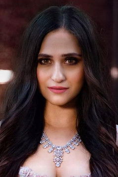 Hunar Hali as Meeta Basu