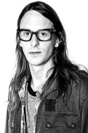 Frosti Runólfsson as Frosti