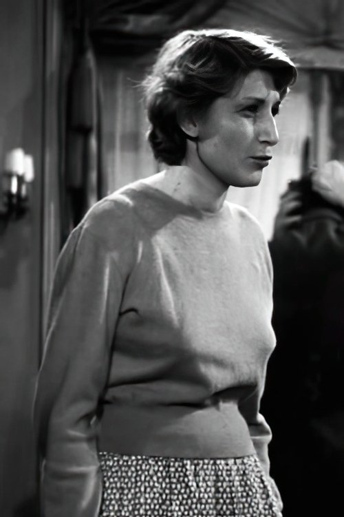 Simone Logeart as Mathilde