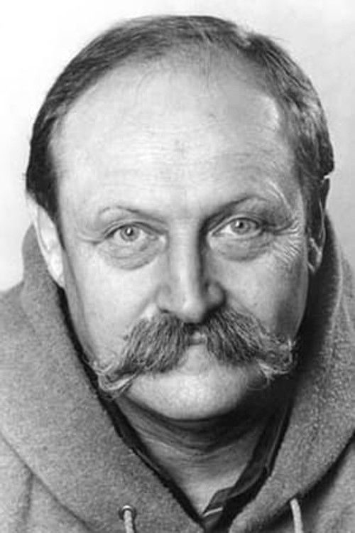 Tomasz Grochoczyński as Doktor