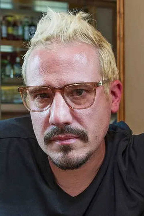 Barthélémy Grossmann as Thierry