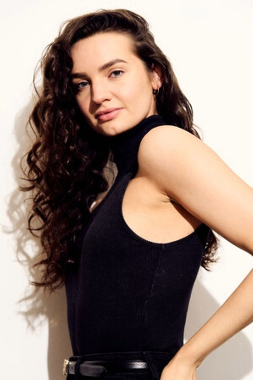 Isabella Olivas as Sarah Smith