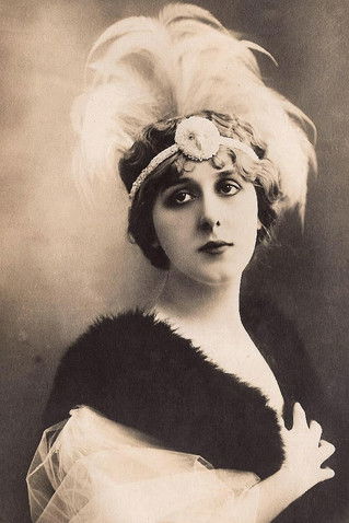 Gabrielle Robinne as Le mère d'Yvette