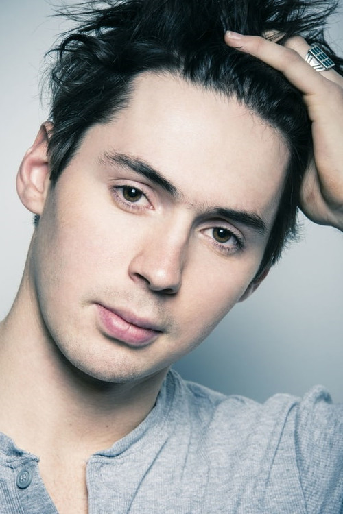 Allan Dobrescu as Arthur