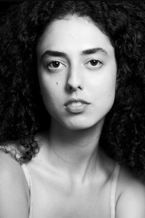 Maria Clara El-Bainy as Dinah