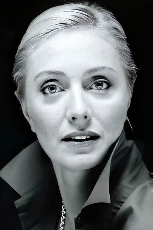 Larisa Polyakova as Irina