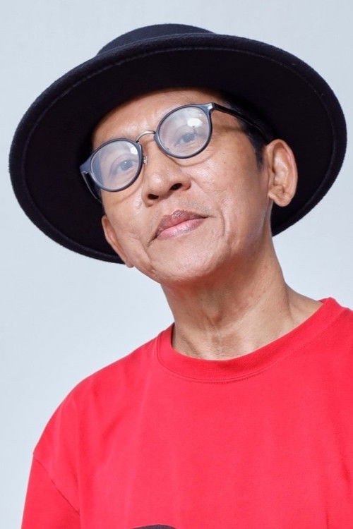 Ronnakorn Songsaeng as Bualoy
