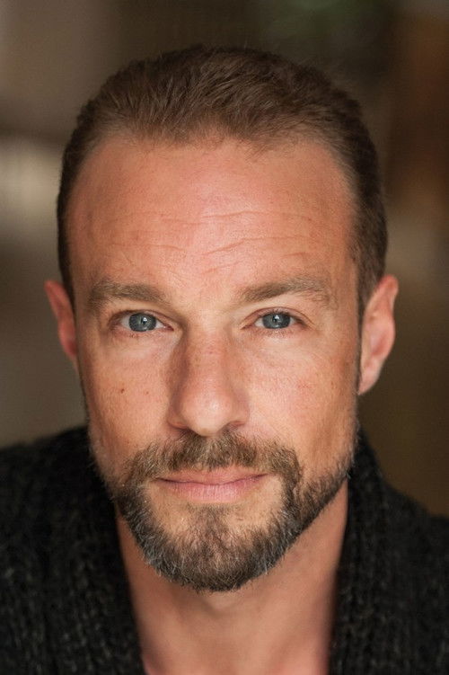 Dennis Scholz as Journalist Konopke