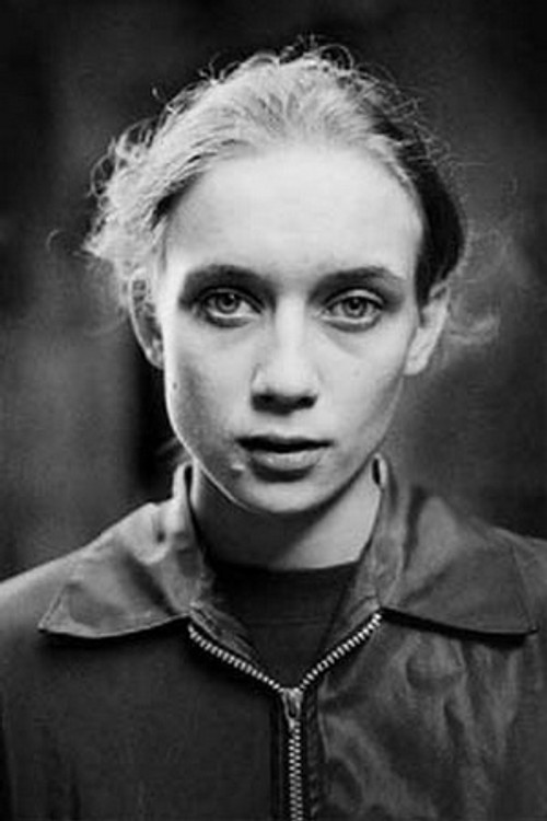 Karolina Sobczak as Renata