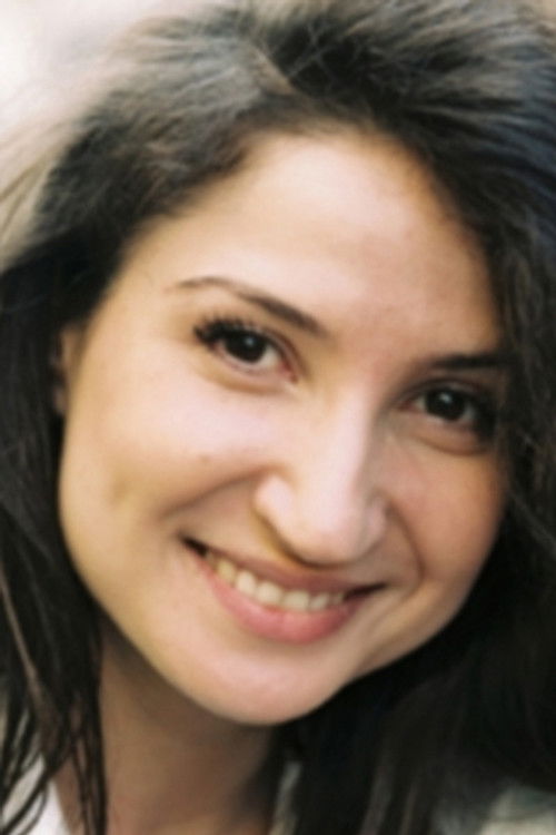 Lorena-Andrada Zăbrăuțanu as Vera