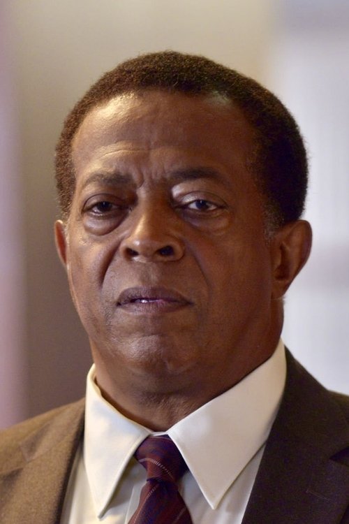 Cedric Young as Grindle