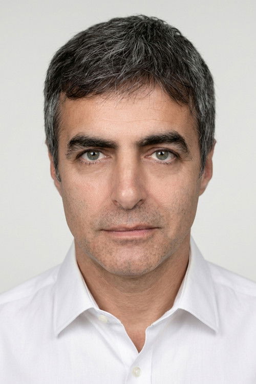 Ali Çatalbaş as Yüzbaşı Hakan