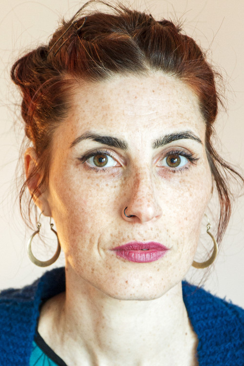 Miriam Garlo as Ángela