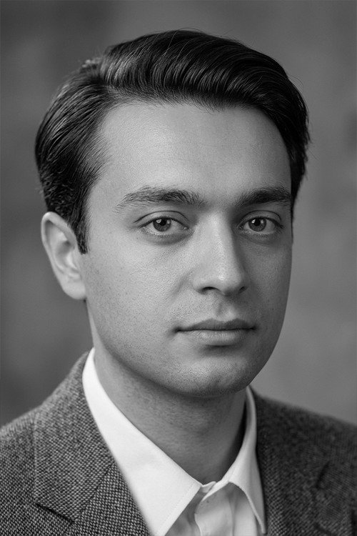 Turgut Okutman as Dan Dun İsmet