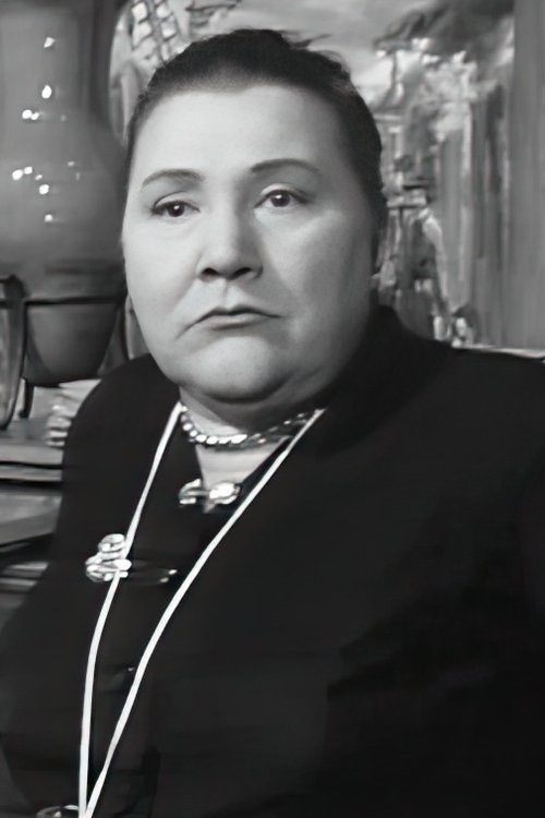 Milly Mathis as Une paysanne