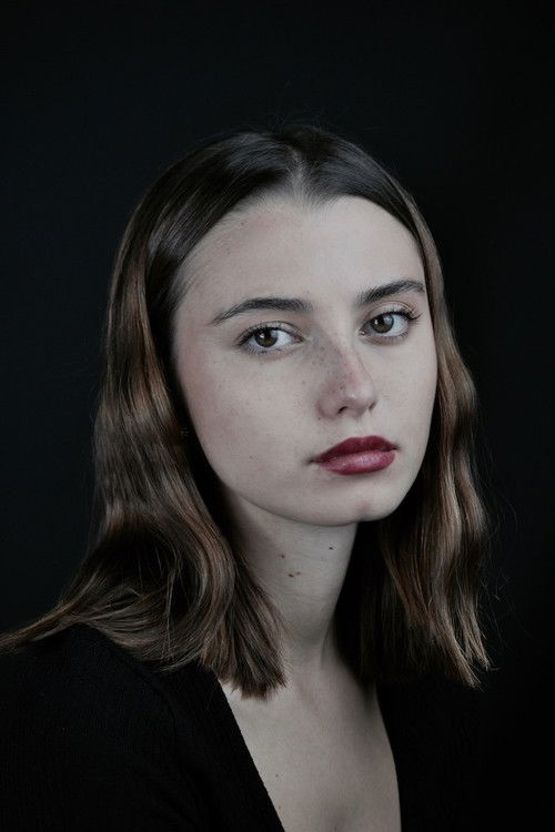 Nicole Delfino as Roberta