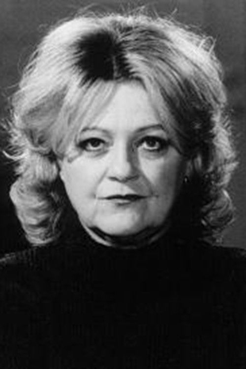 Gabriela Wilhelmová as ošetřovatelka Růženka, Karlova přítelkyně