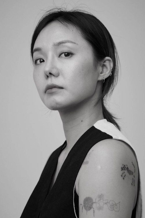 Nalie Lee as Bus Attendant