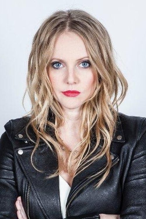 Maud Bettina-Marie as Elle