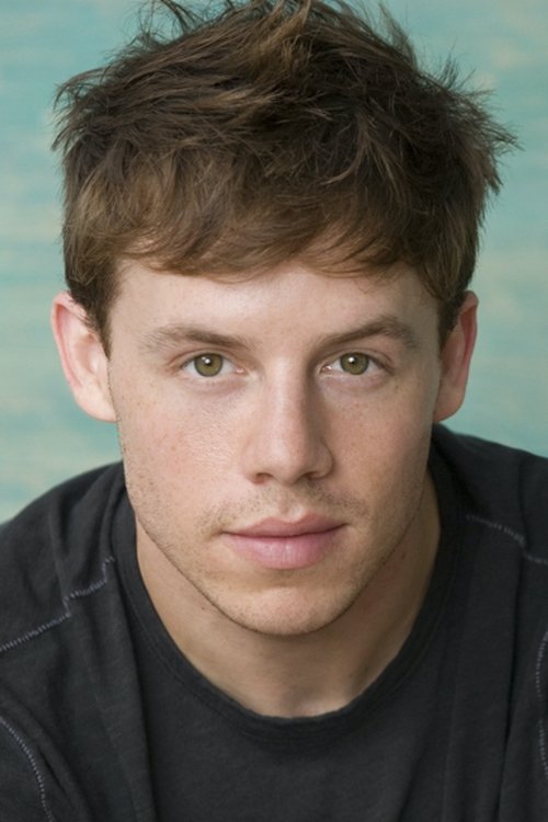 Blake Bashoff as Todd Robinson