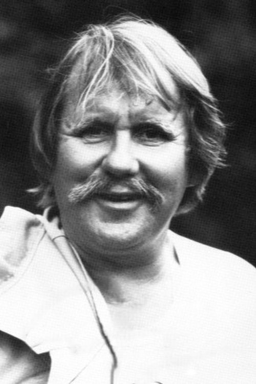 Axel Scholtz as 1. Reporter