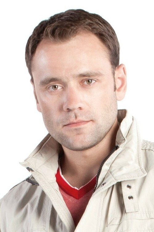 Roman Perelygin as Cosmonaut Plakhov