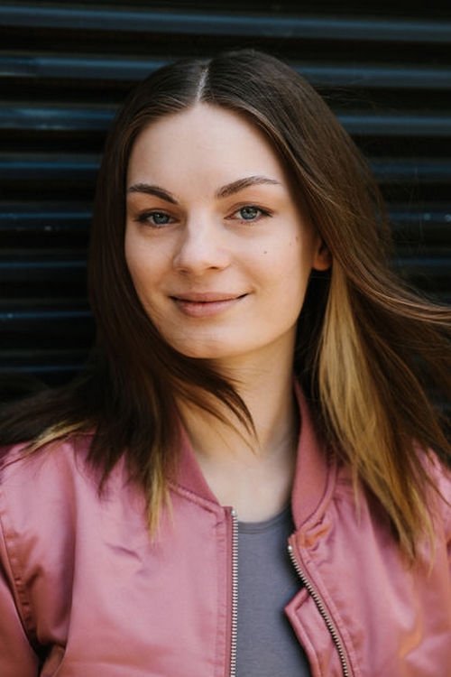 Lila Redlich as Anna