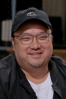 Yim Pil-sung as Director Yim Pil-Sung