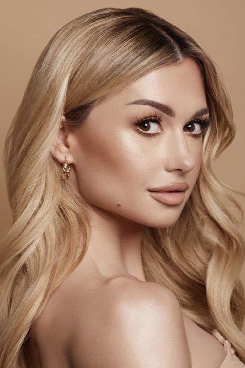 Weronika Sowa as Self