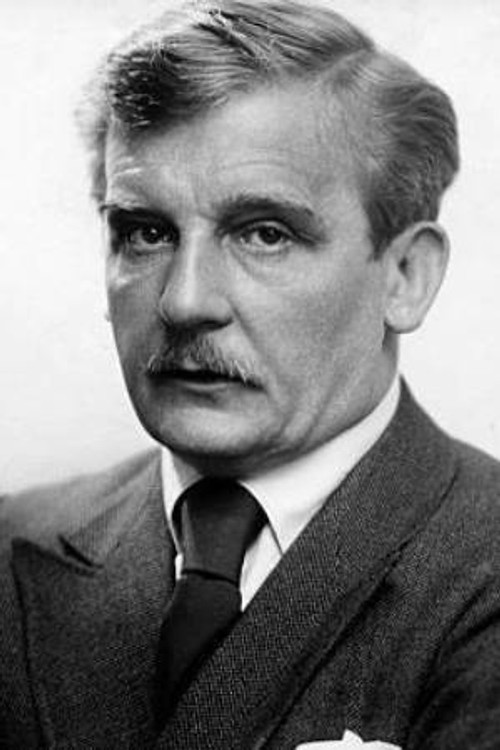 Rudolf Forster as Hotelmanager