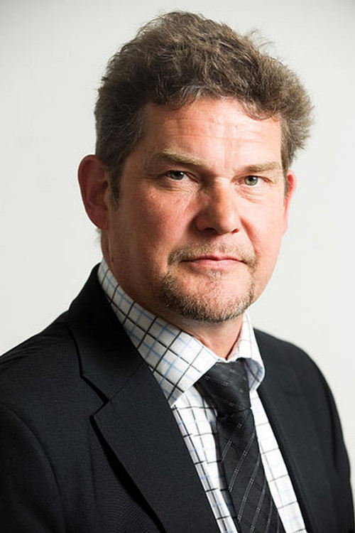 Risto Autio as Mies asunnossa