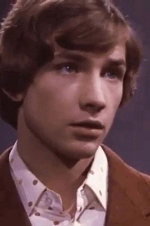 Andrey Danilov as Коля, помощник механика