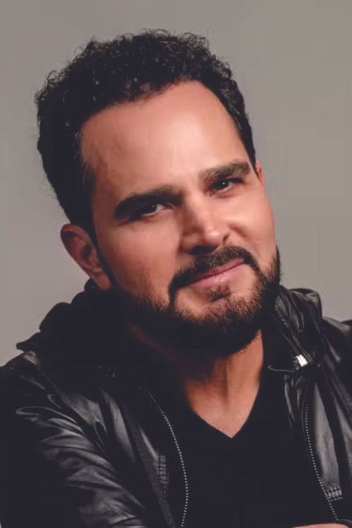 Luciano Camargo as Self