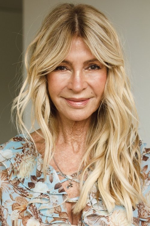 Cris Morena as Mónica