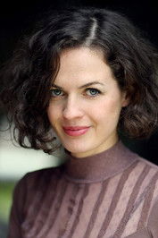 Georgia Winters as Zoe (segment "Brace")