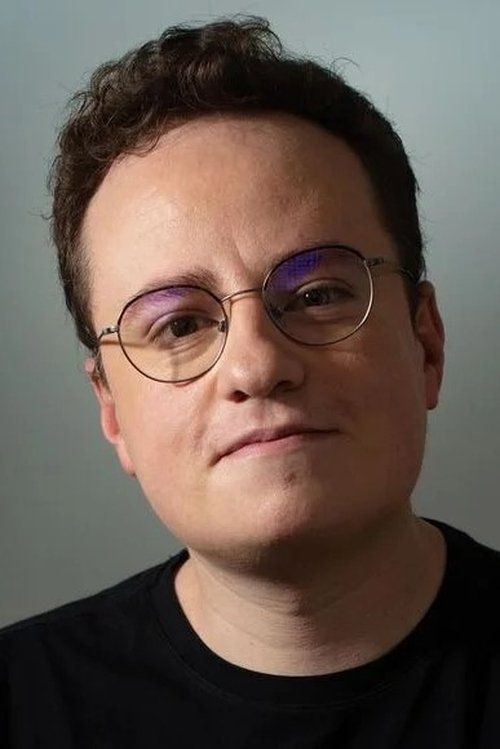 Diego Freitas as Entregador de Flores