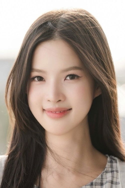 Kaewthip Naranithiwan as Lookwaii