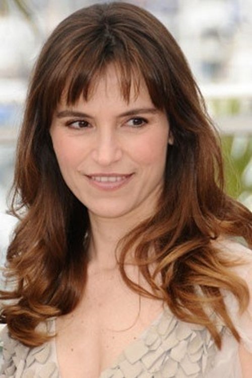 Stefania Montorsi as Veronica