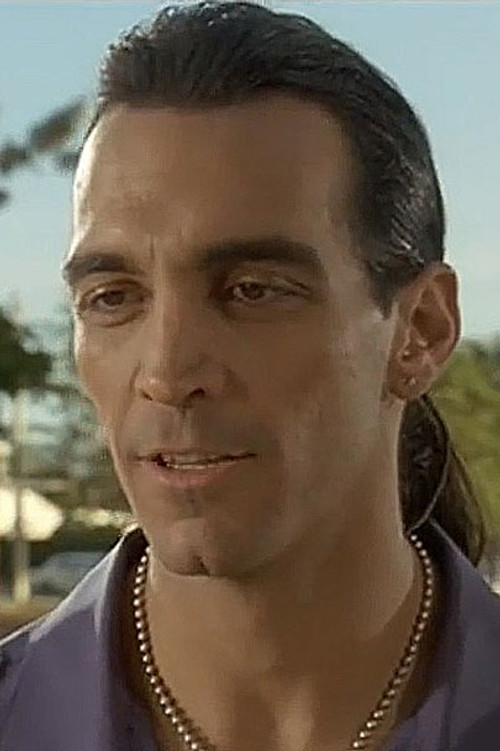 Paco Christian Prieto as Catarato Estevez